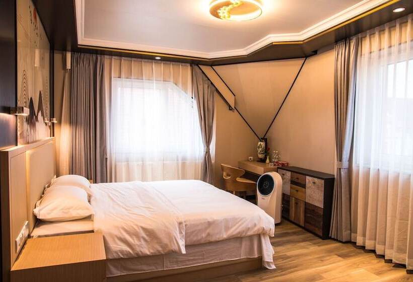 חדר סטנדרט, Mr.liao