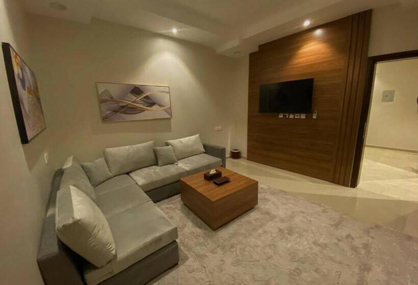استودیوی سوپریور, Quartz Executive