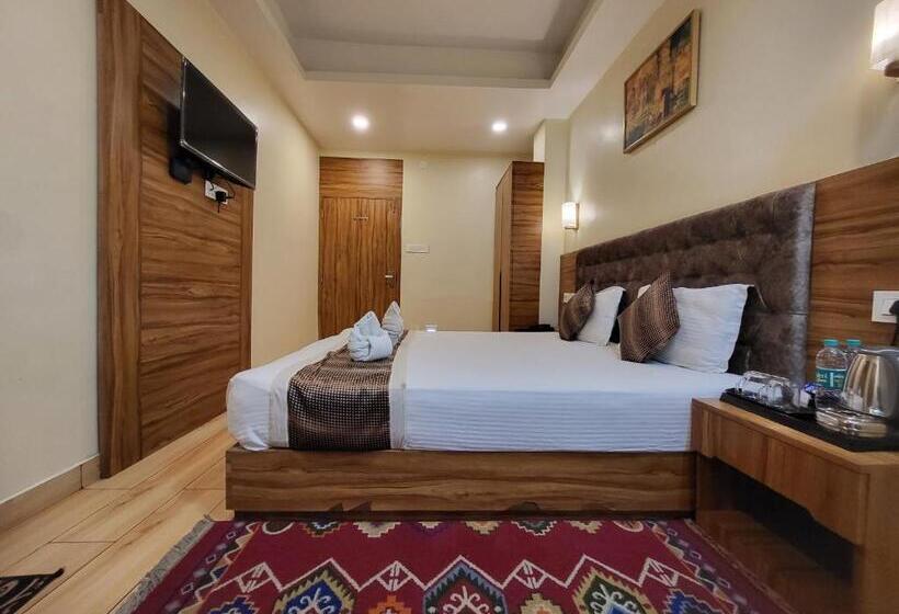 스탠다드 룸 킹사이즈 침대, The Revett