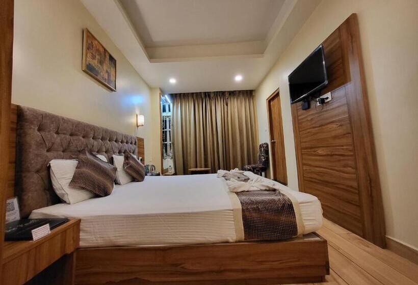 스탠다드 룸 킹사이즈 침대, The Revett