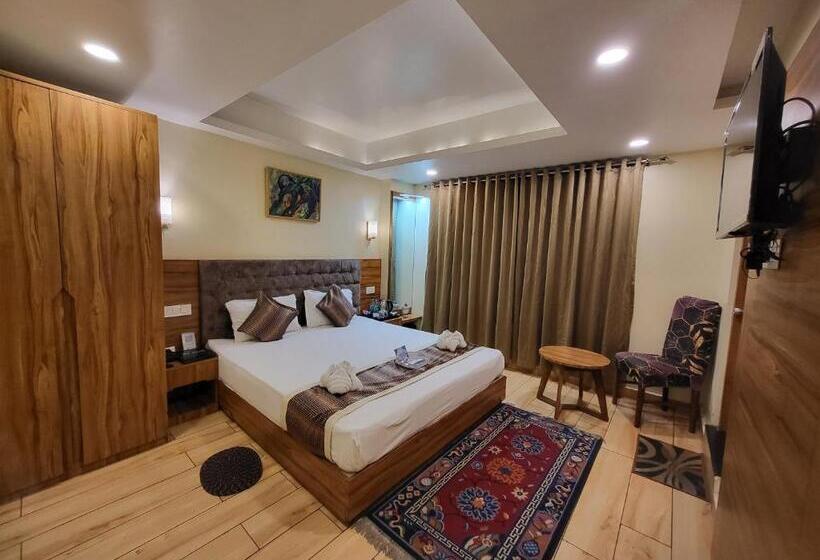 스탠다드 룸 킹사이즈 침대, The Revett