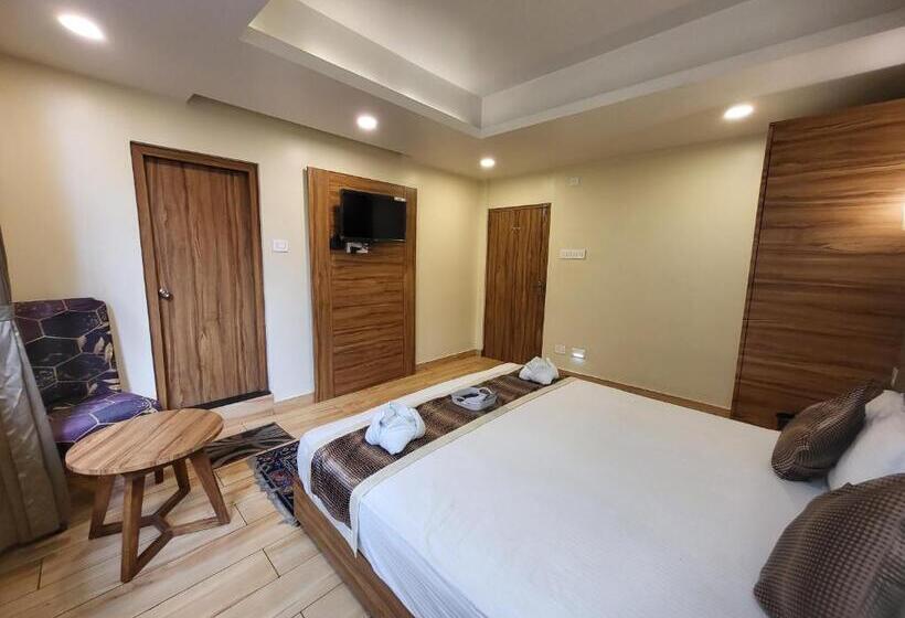 스탠다드 룸 킹사이즈 침대, The Revett