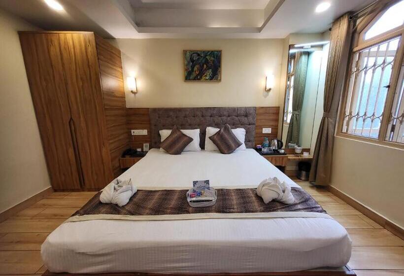 스탠다드 룸 킹사이즈 침대, The Revett