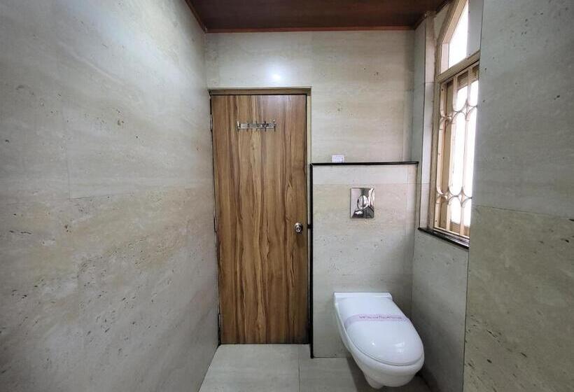 스탠다드 룸 킹사이즈 침대, The Revett