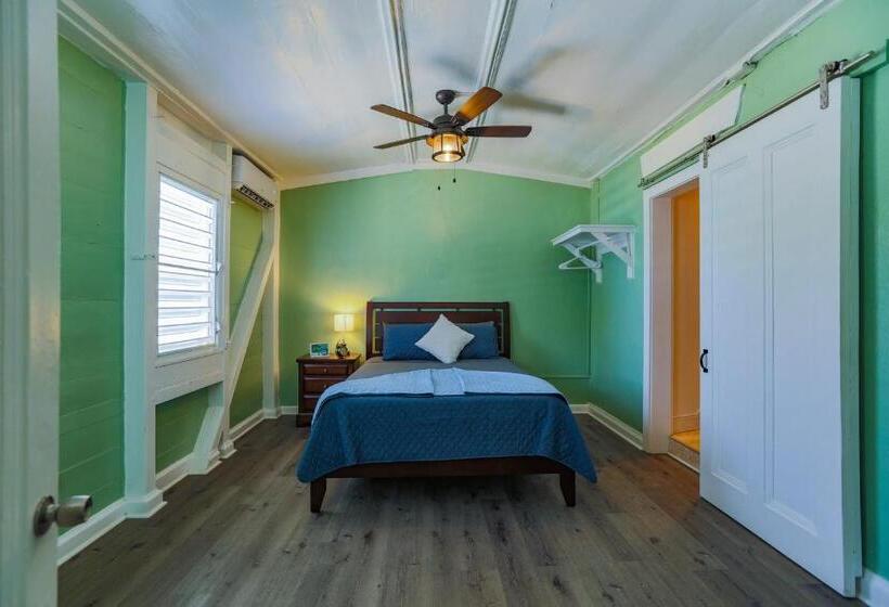 سوئیت 2 خوابه, Victoria House