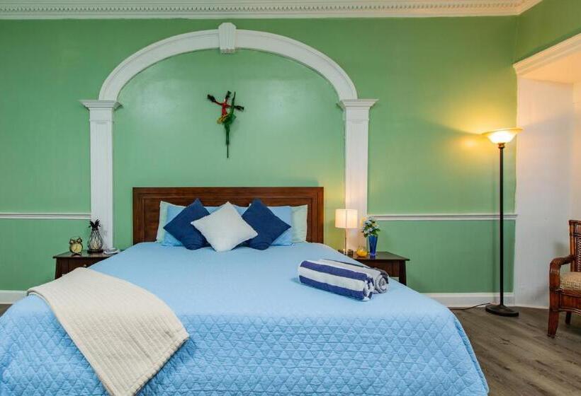 استودیو استاندارد با چشمانداز باغ, Victoria House