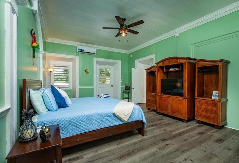 استودیو استاندارد با چشمانداز باغ, Victoria House