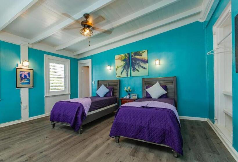 استودیوی استاندارد, Victoria House