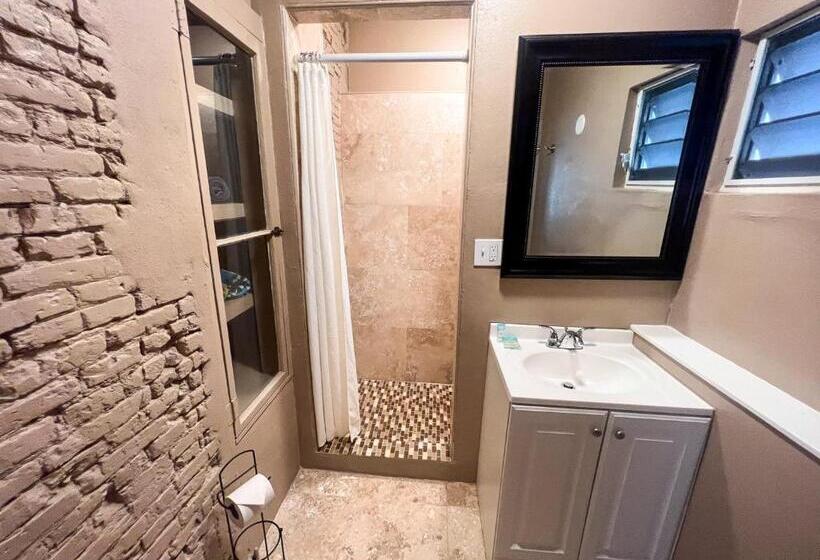 سوئیت 2 خوابه, Victoria House