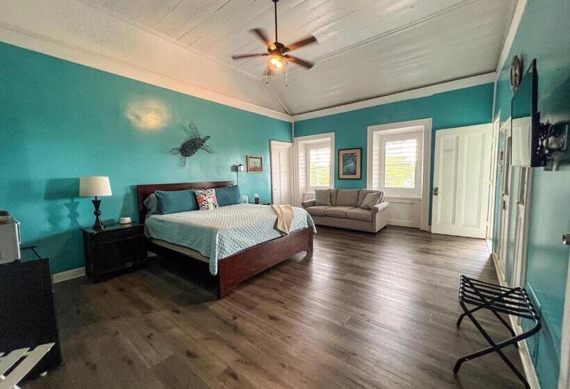 استودیوی استاندارد با چشمانداز دریا, Victoria House