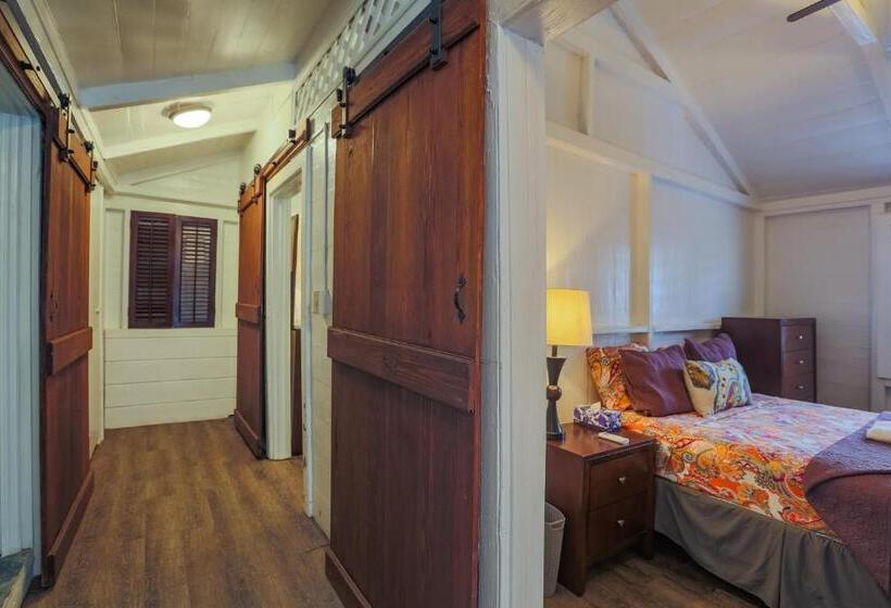 Deluxe Suite Sea View, Victoria House