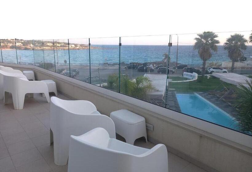 Номер Deluxe Вид на Море, Jonium Hotel Residence