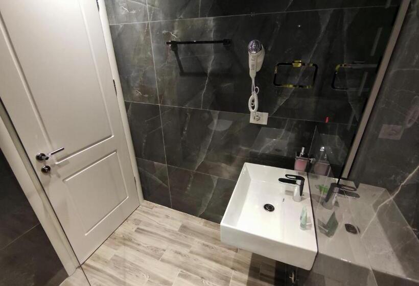 Camera Quadrupla Standard con Balcone, Villa Primo Opus