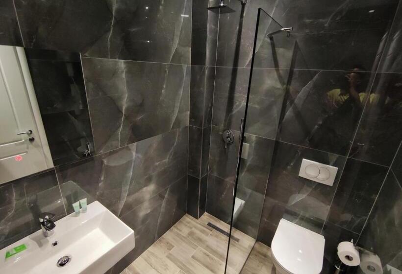 Camera Quadrupla Standard con Balcone, Villa Primo Opus