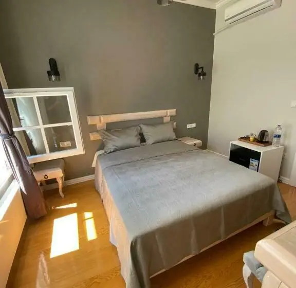 اتاق استاندارد سه نفره, White Island Boutique Otel