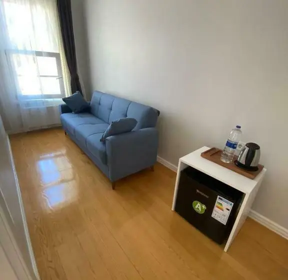 سوئیت با بالکن, White Island Boutique Otel