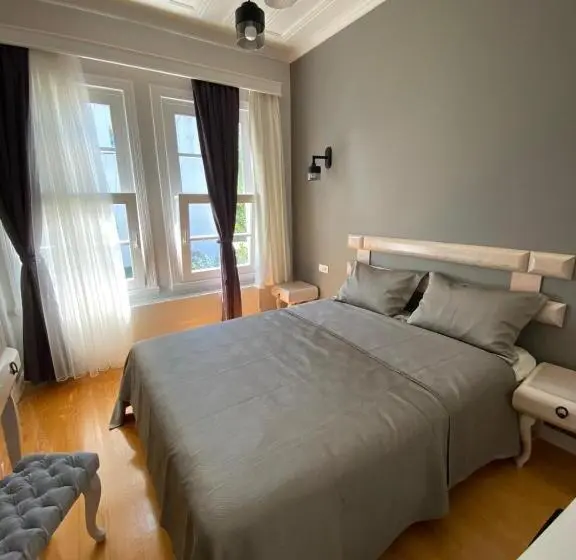 اتاق استاندارد سه نفره, White Island Boutique Otel