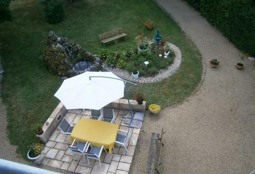 غرفة قياسية مطلّة علي الحديقة, Logis La Folie