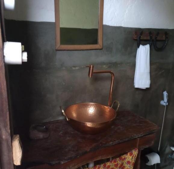 غرفة قياسية مع حمام خارجي, Fazenda Da Roseta   Turismo Rural E Passeios A Cavalo