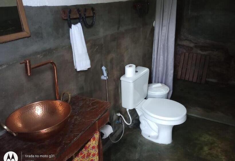 Standard room with outdoor bath, Fazenda Da Roseta   Turismo Rural E Passeios A Cavalo