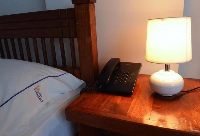 غرفة قياسية, La Gran Esquina