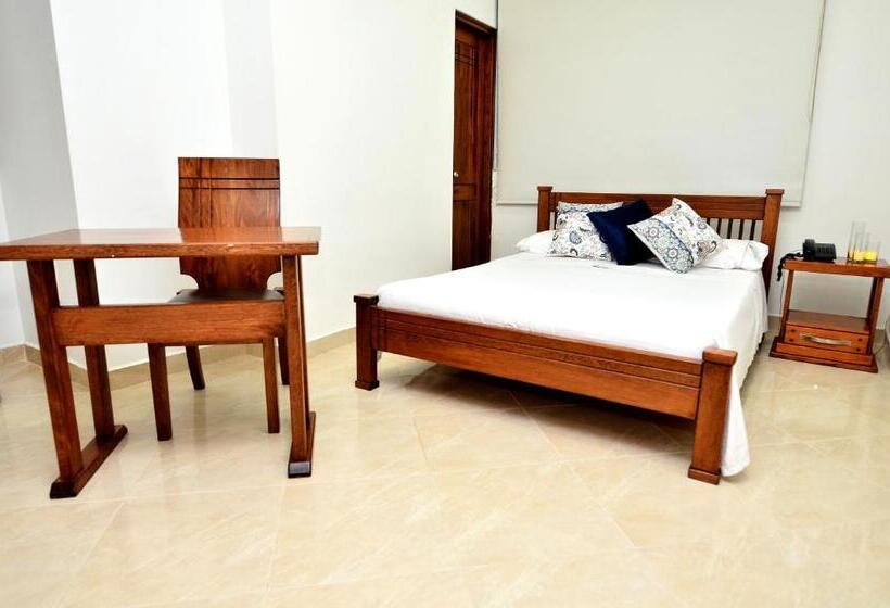 غرفة قياسية, La Gran Esquina