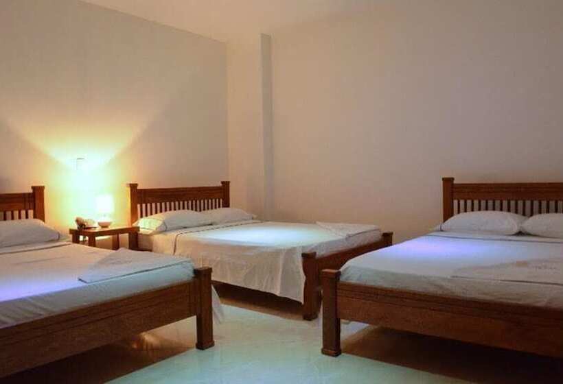 غرفة قياسية ثلاثية, La Gran Esquina