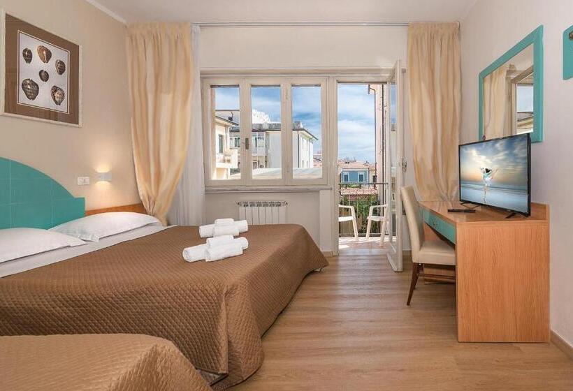 带阳台的三人标准间, Stella D Italia