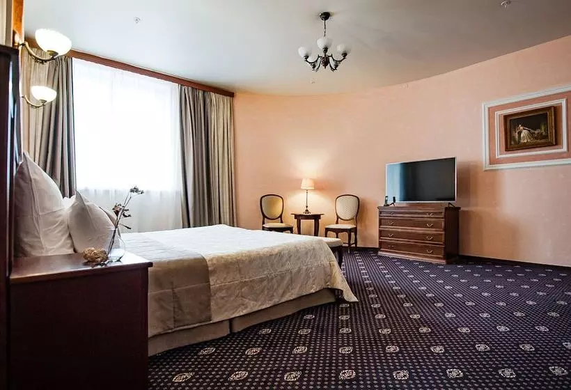 سوییت, Congress Hotel Forum