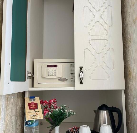 Pokój Ekonomiczny, Aldem