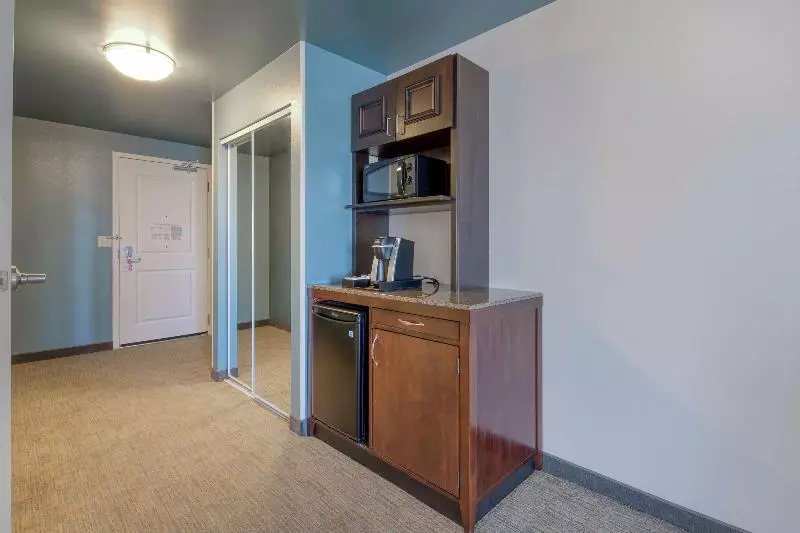 キングサイズベッドのスタンダードルーム, Hilton Garden Inn Durham Southpoint