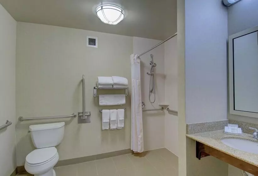 スタンダードルーム, Hilton Garden Inn Norwalk