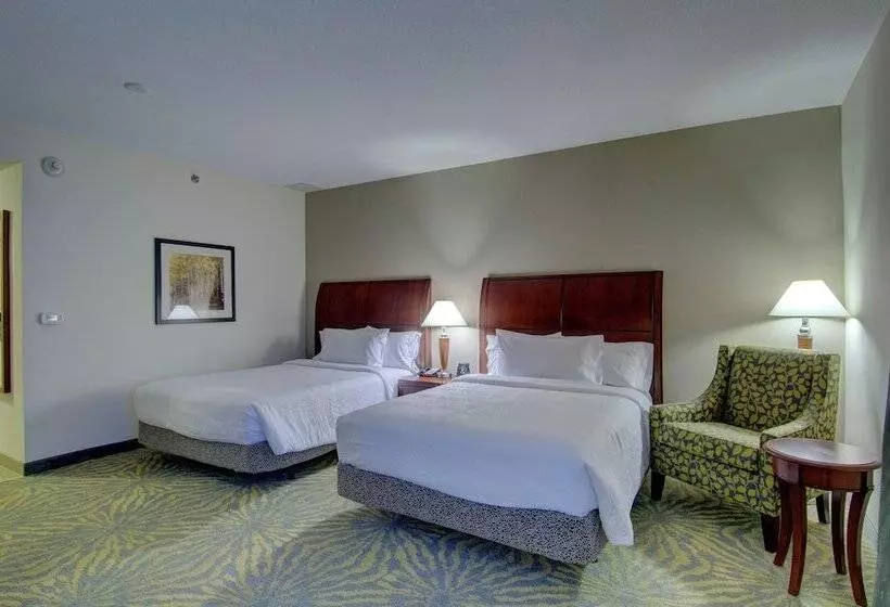 スタンダードルーム, Hilton Garden Inn Norwalk