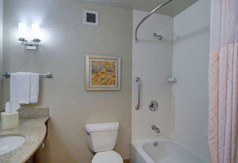 غرفة قياسية, Hilton Garden Inn Norwalk