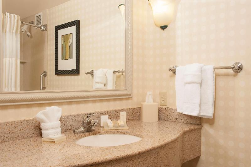 غرفة قياسية سرير كينج, Hilton Garden Inn West Lafayette Wabash Landing