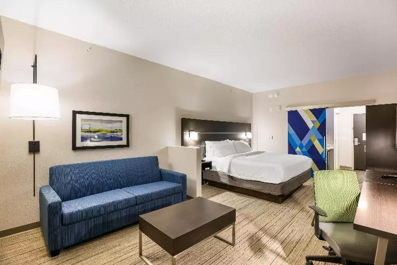 اتاق استاندارد برای معلولان, Holiday Inn Express Hotel & Suites Greensboro East, An Ihg