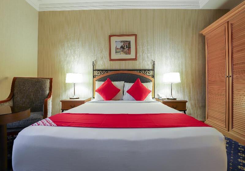 带大床的套房, Holiday Inn Express Hotel & Suites Greensboro East, An Ihg