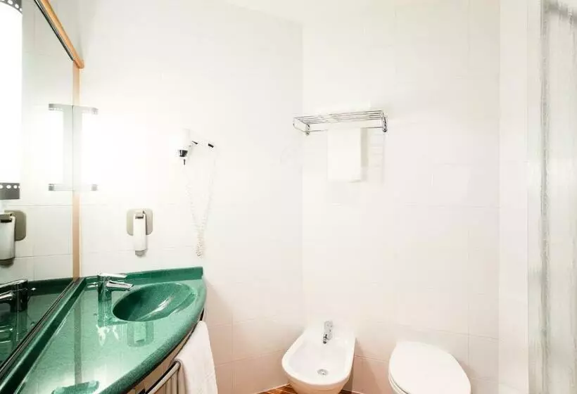 Standard-huone, Ibis Como