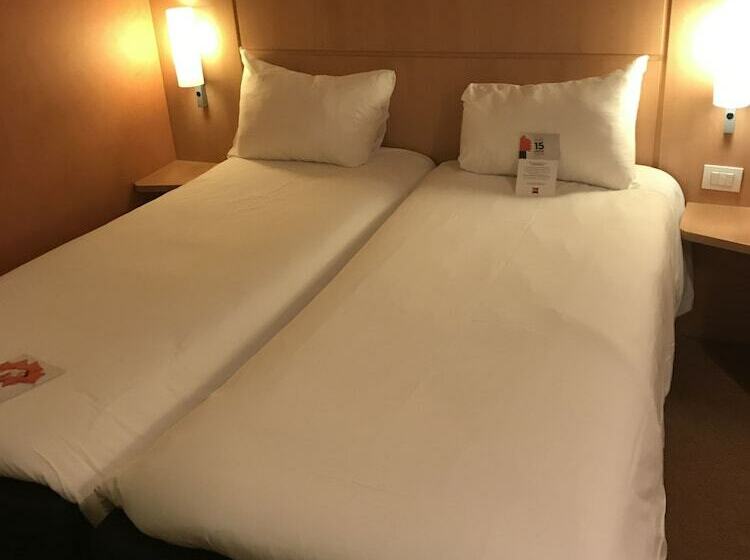 غرفة قياسية, Ibis Como