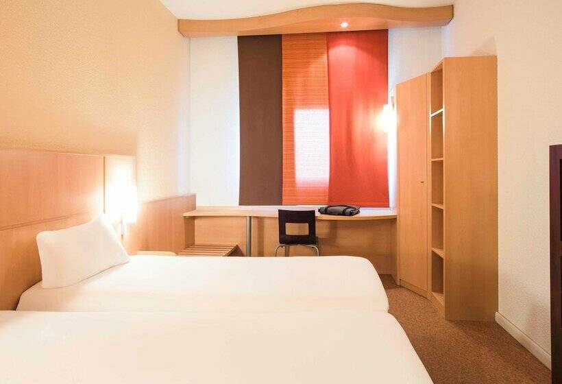 Номер Стандарт, Ibis Como