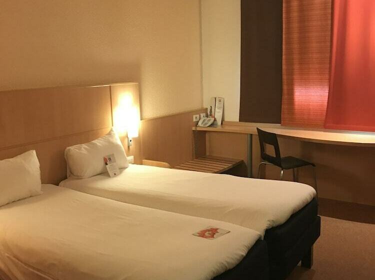 غرفة قياسية, Ibis Como