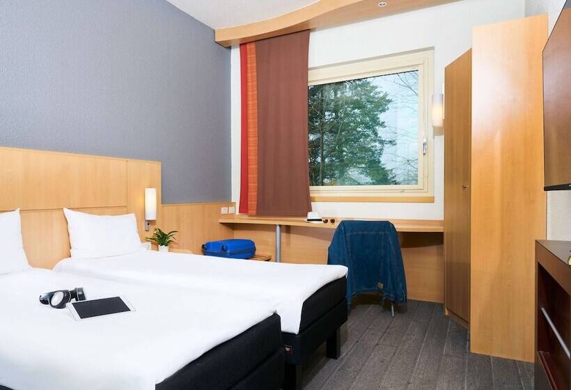 غرفة قياسية, Ibis Como