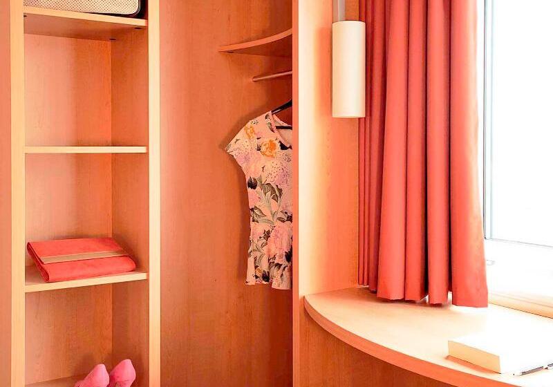 غرفة قياسية, Ibis Como