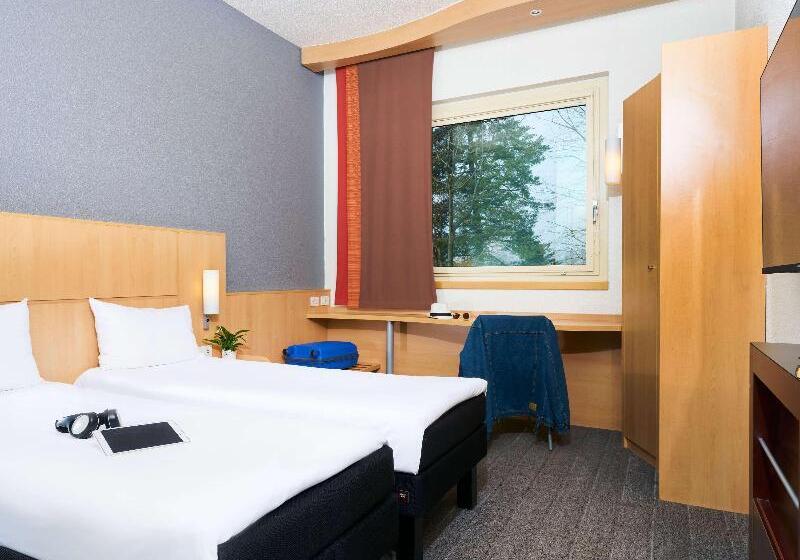 غرفة قياسية, Ibis Como