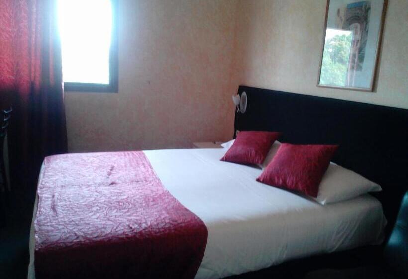 اتاق استاندارد, Le Relais