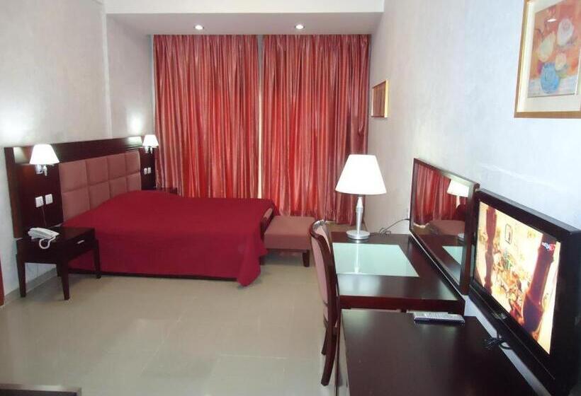 اتاق استاندارد با چشمانداز استخر, Le Relais