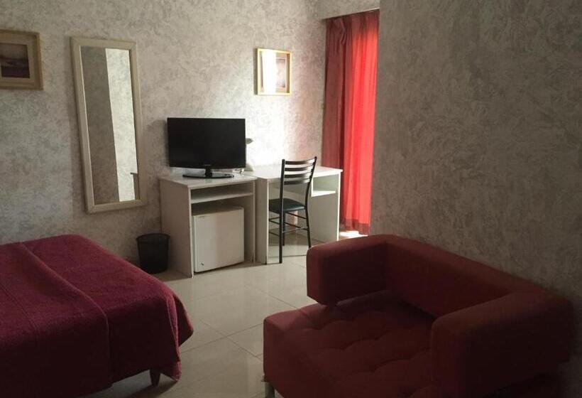 اتاق استاندارد یک تخته با بالکن, Le Relais