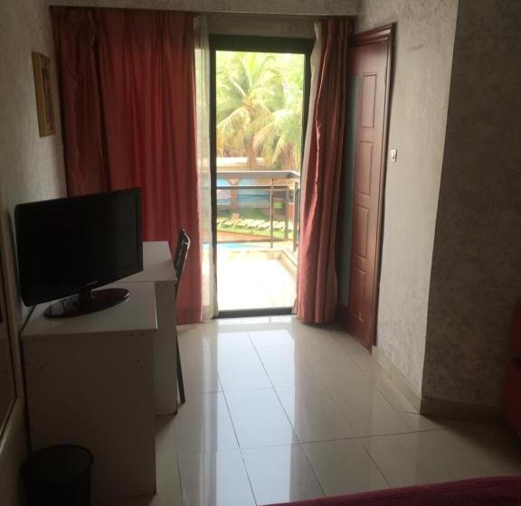 اتاق استاندارد یک تخته با بالکن, Le Relais