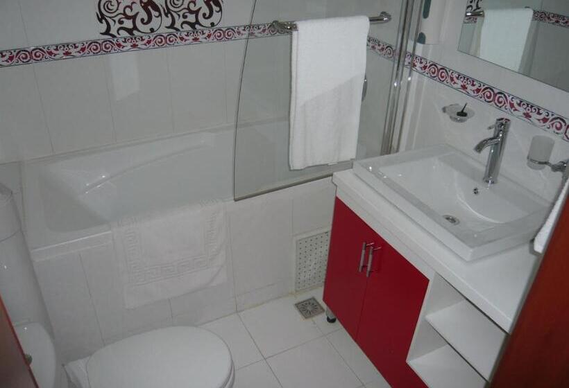 بانگلوی لوکس, Le Relais