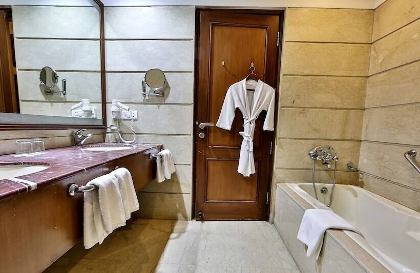 سوییت لوکس, Regenta Central Klassik